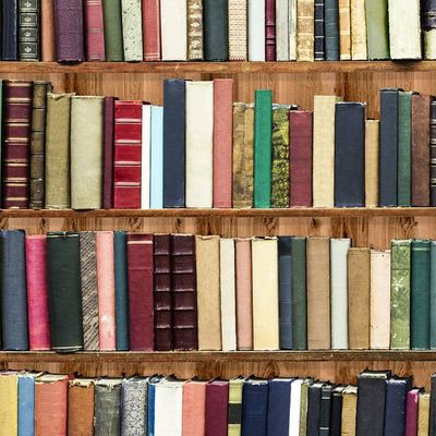 Stacks Wallpaper by Sarah Jessica Parker – Natural