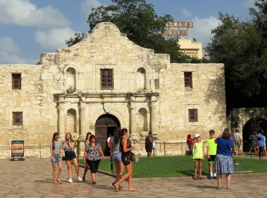 Tourists visiting the Alamo in San Antonio, Texas