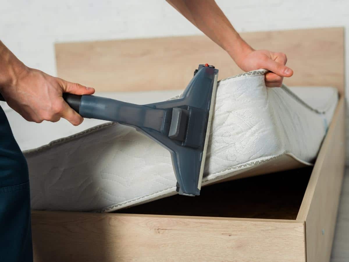 How To Clean A Mattress Quickly In 8 Easy Steps