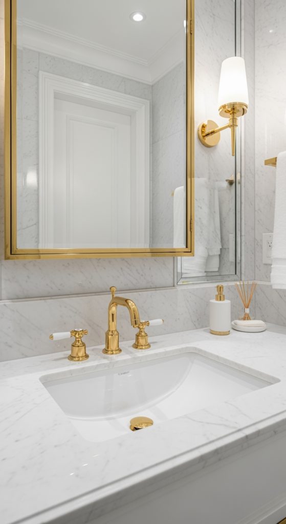 21 Stunning White and Gold Bathroom Ideas